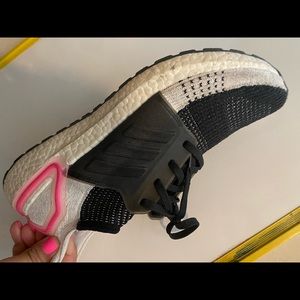 2019 Womens Ultraboost pink and black